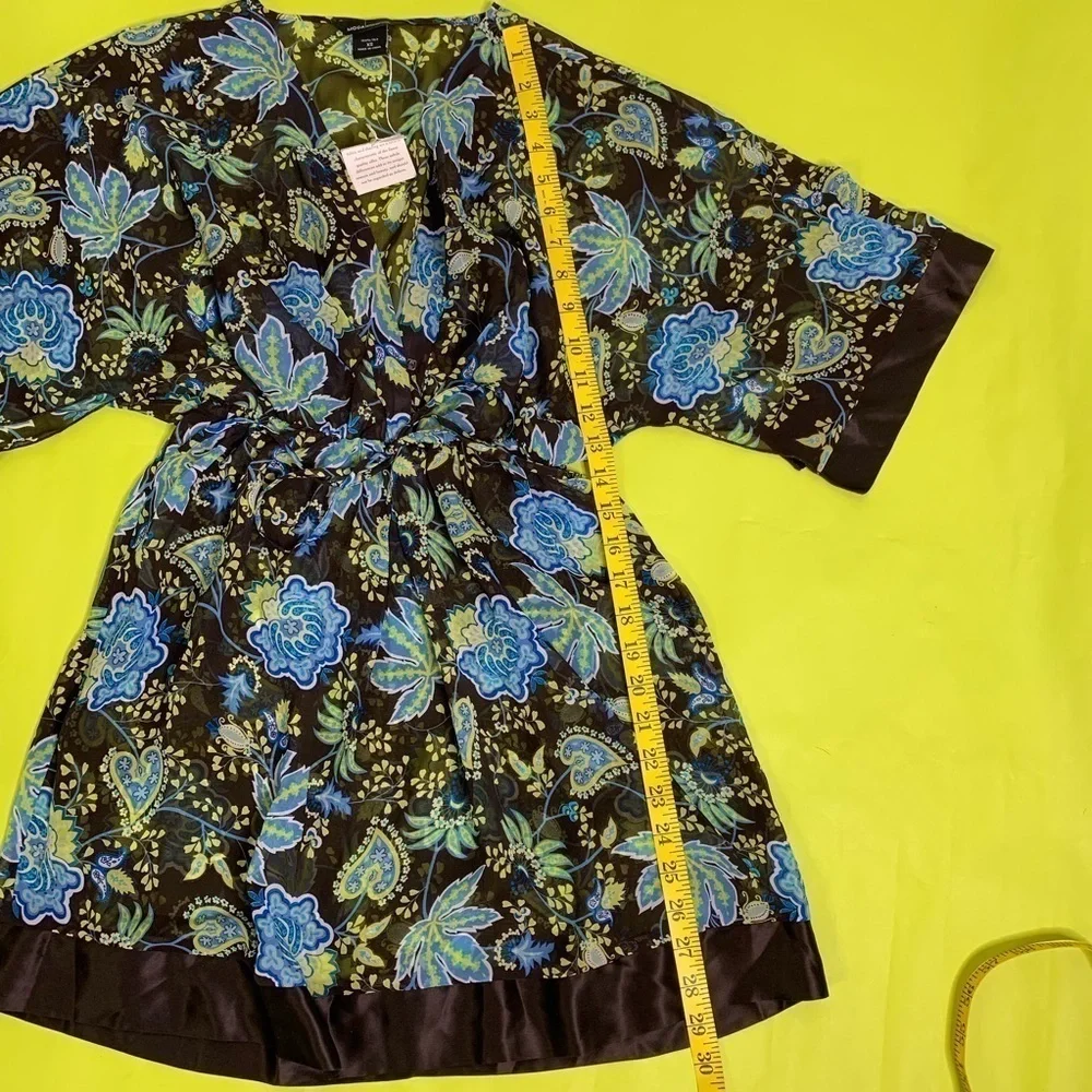 Moda International Top - Picture 3 of 6